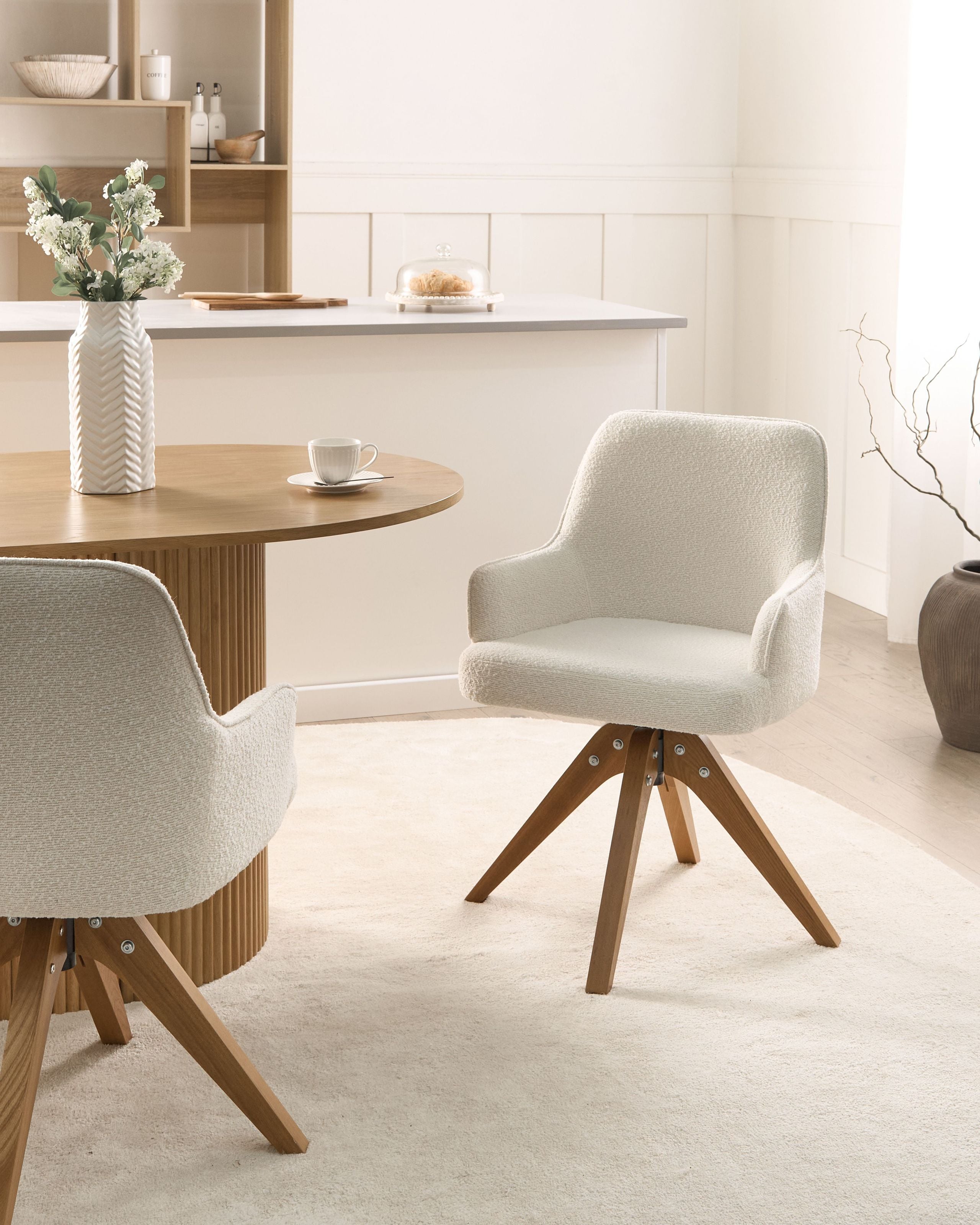 Set med 2 matstolar Vridbar SYLVANIA Bouclé Off-White