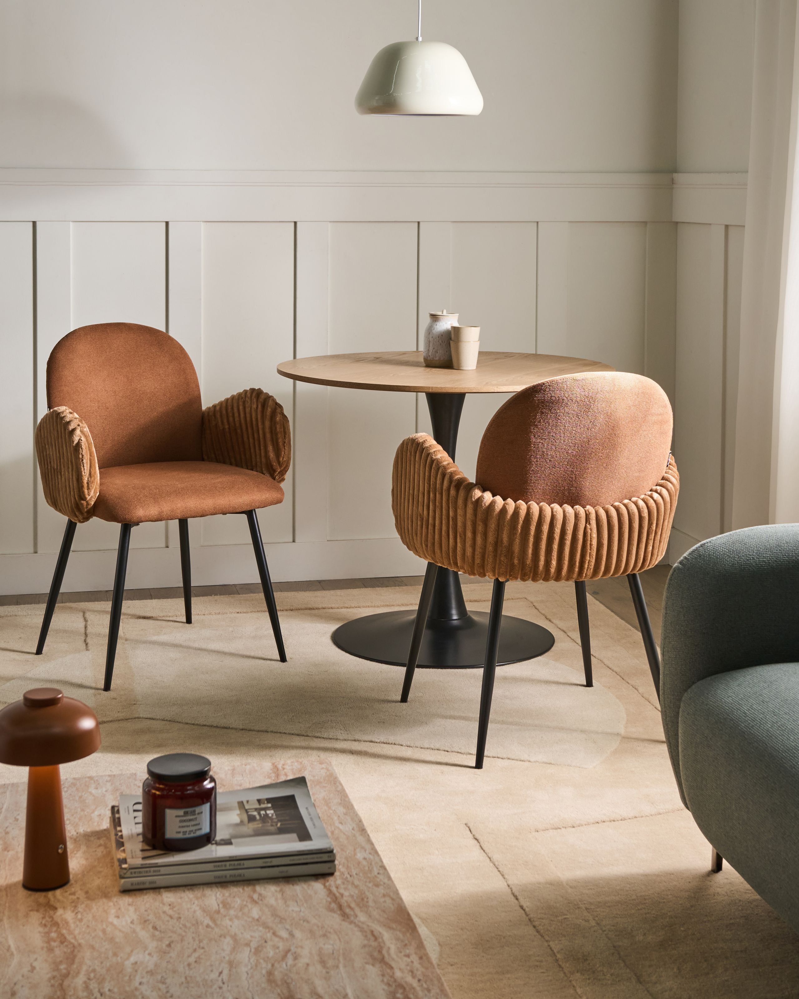 Set med 2 matstolar AMITY Brun