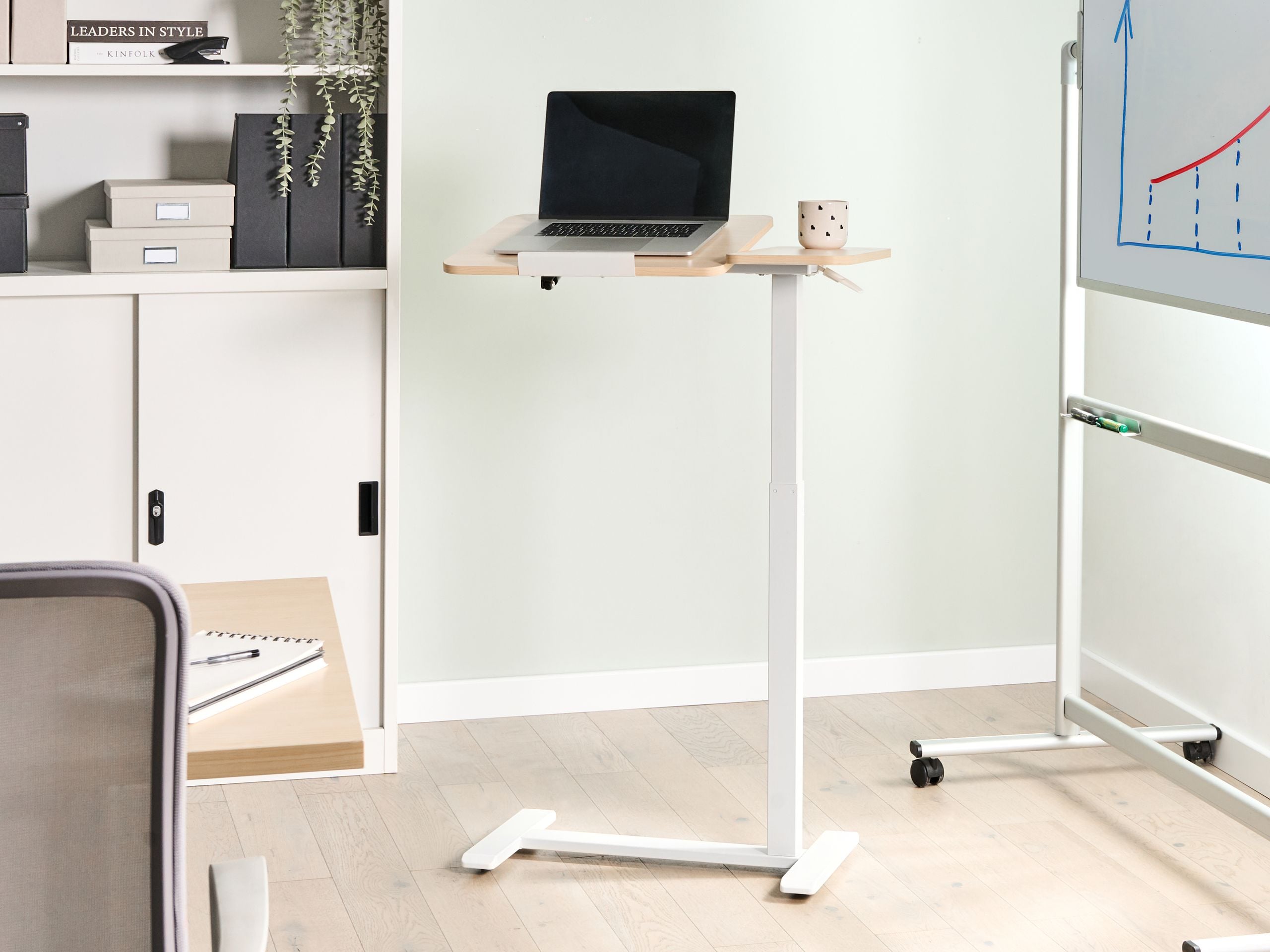 Manuellt justerbart laptopstativ SCHOLA 70 cm 40 cm Ljusbrun/ Vit