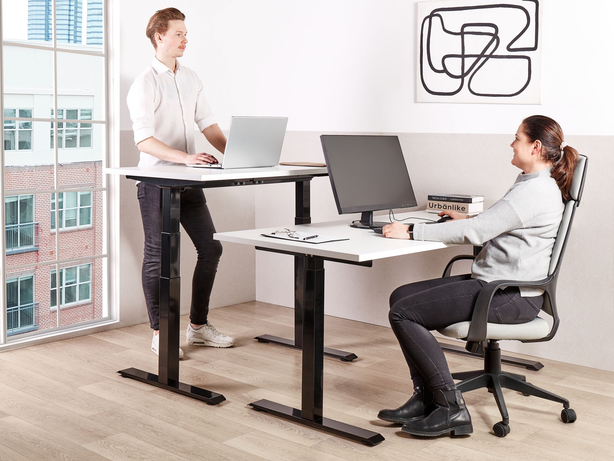 Elektriskt höj- och sänkbart skrivbord DESTINES 120 cm 72 cm Vit/ Svart