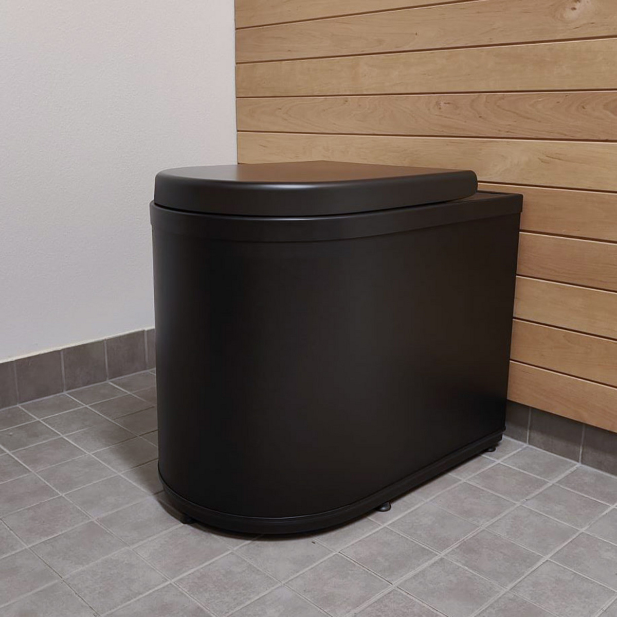 Ekohytte energisnäl frys toalett Frost svart