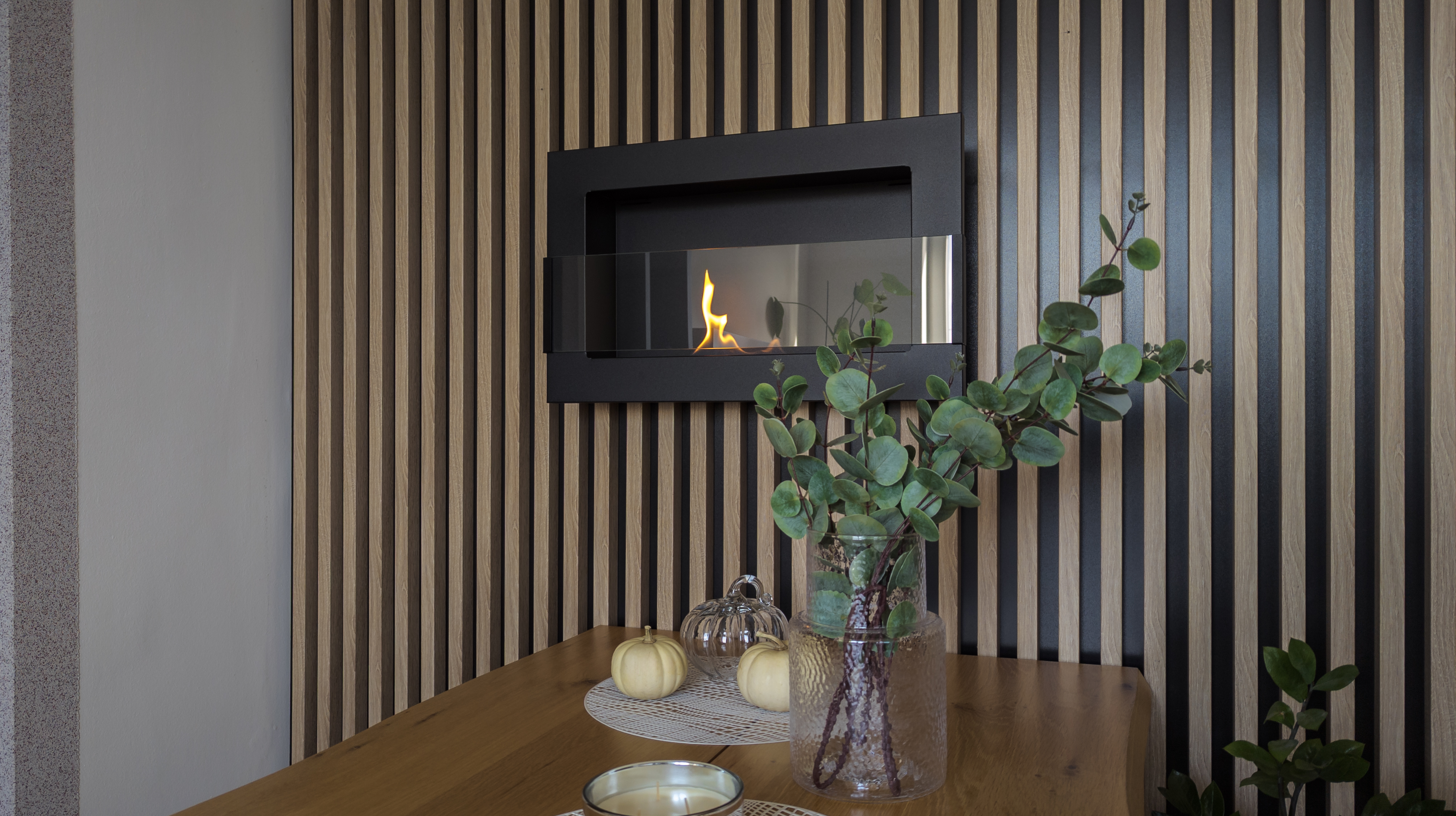bioetanolkamin väggmonterad 650 × 400 – matt svart