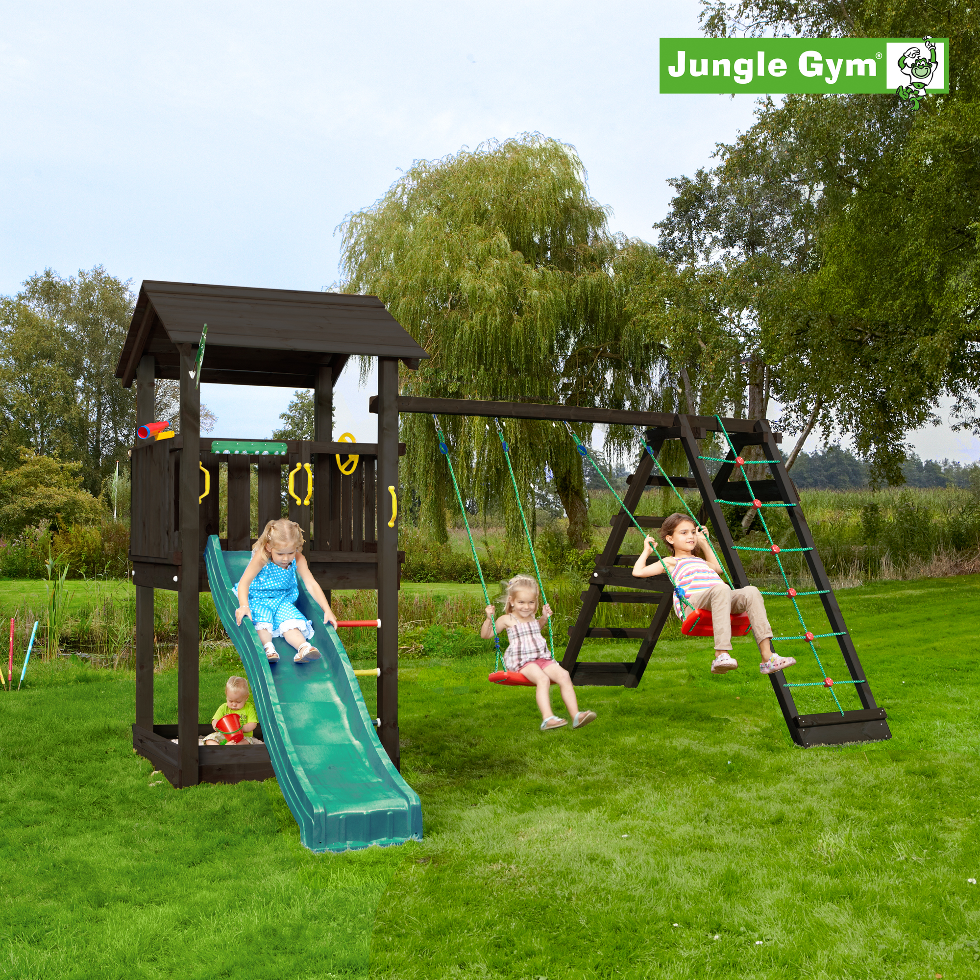 Lektorn Jungle Gym Casa 2.1, grundmålat svart, w/2-Climb Module 220 och mörkgrön rutschkana