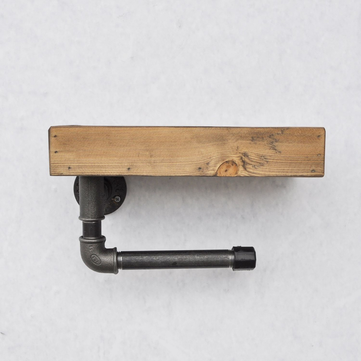 Norda Design Handgjord industriell rörhylla, 28x16x14 cm, valnöt & svart, 100% granträ & metall, väggmonterad