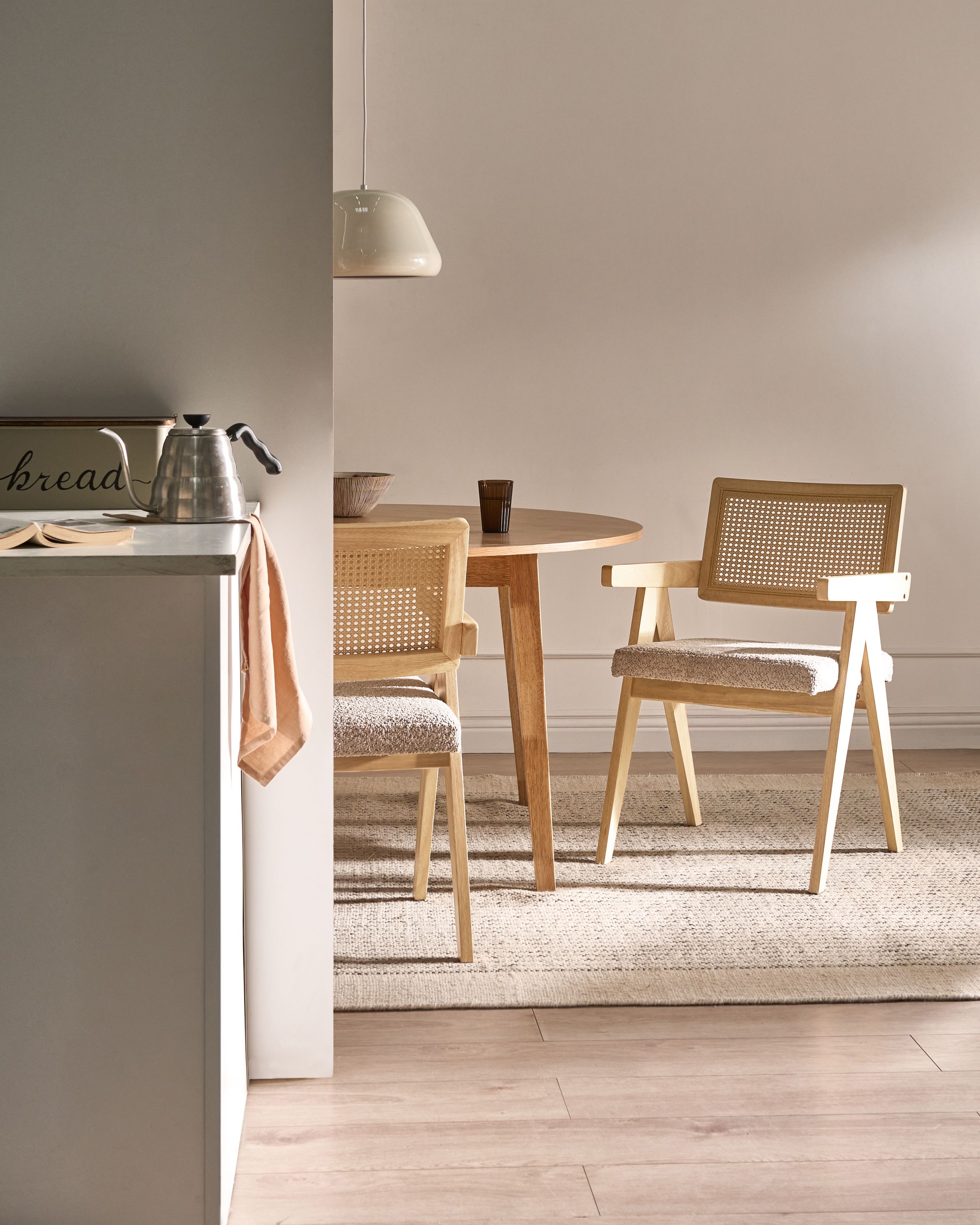 Set med 2 matstolar AVA Trä Ljusbrun/ Taupe