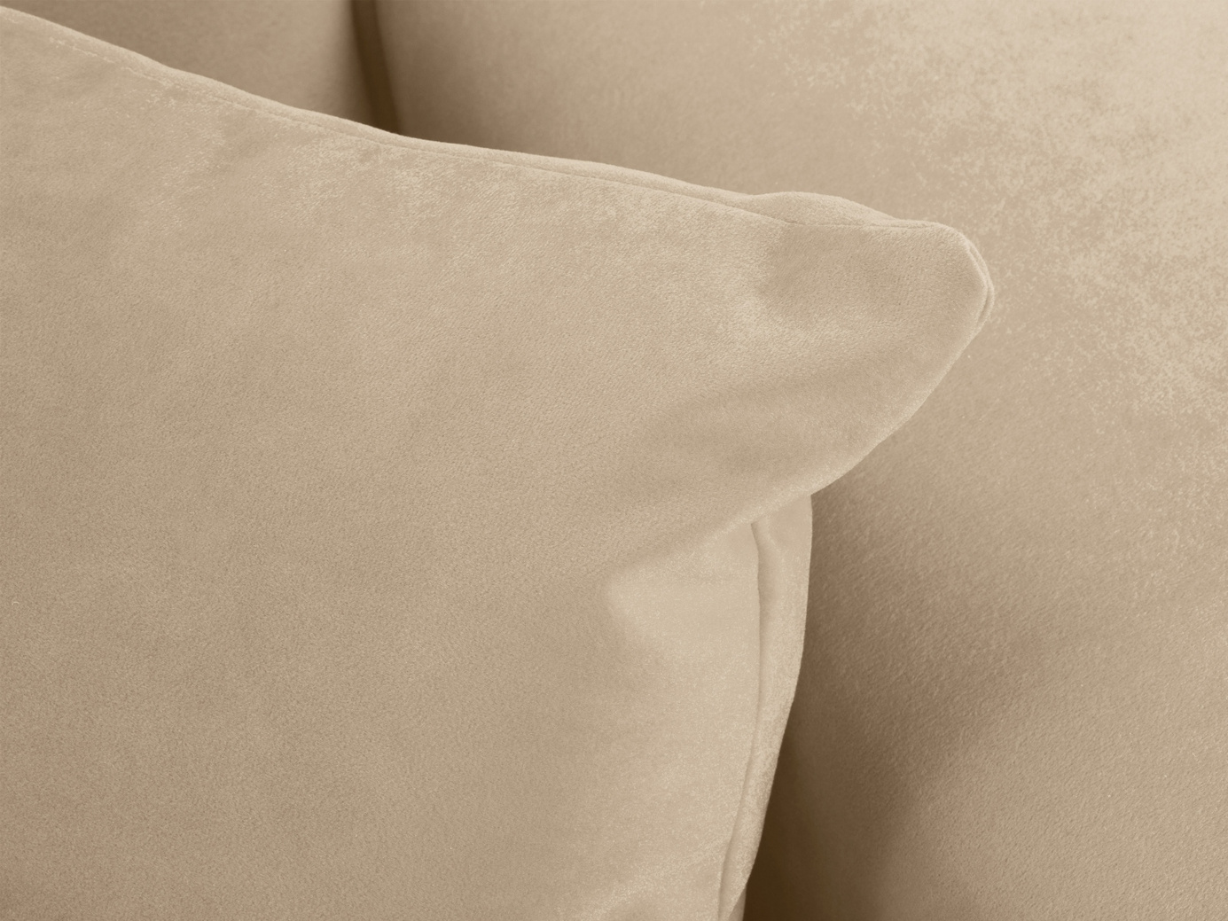 Cosmopolitan Design sammetssoffa, "Siena", 3-sits, 232 × 92 × 69 cm, Salvador, svarta plastben