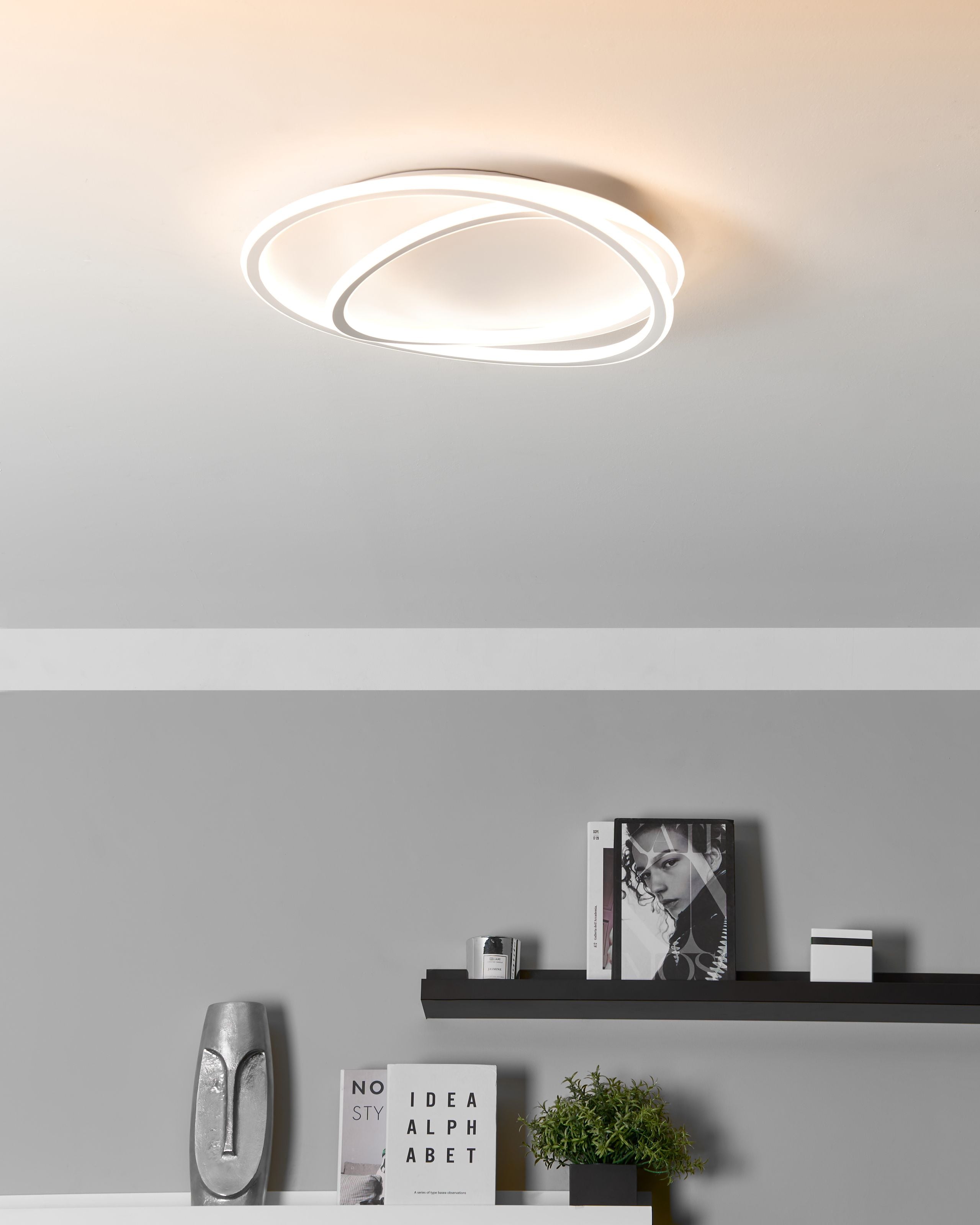 LED-taklampa LEYLAN med fjärrkontroll med dimmer Vit