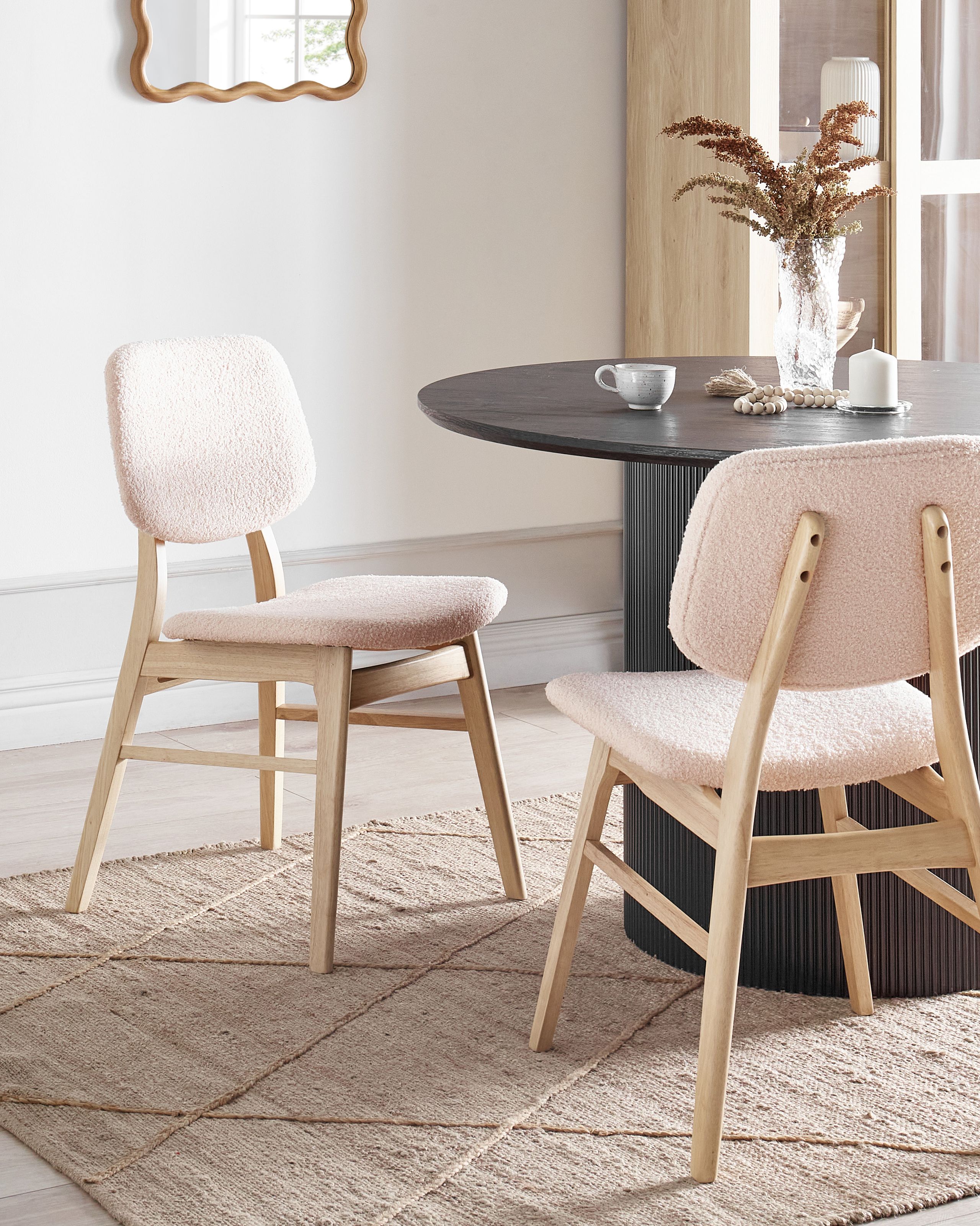 Set med 2 matstolar ELAINE Bouclé Ljusbrun/ Beige